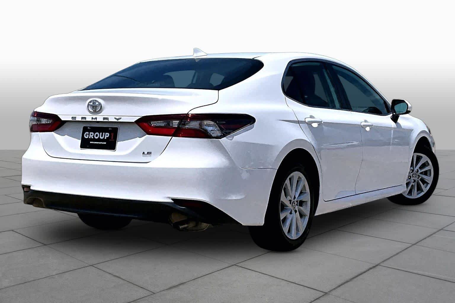 Used 2022 Toyota Camry LE FWD image 13