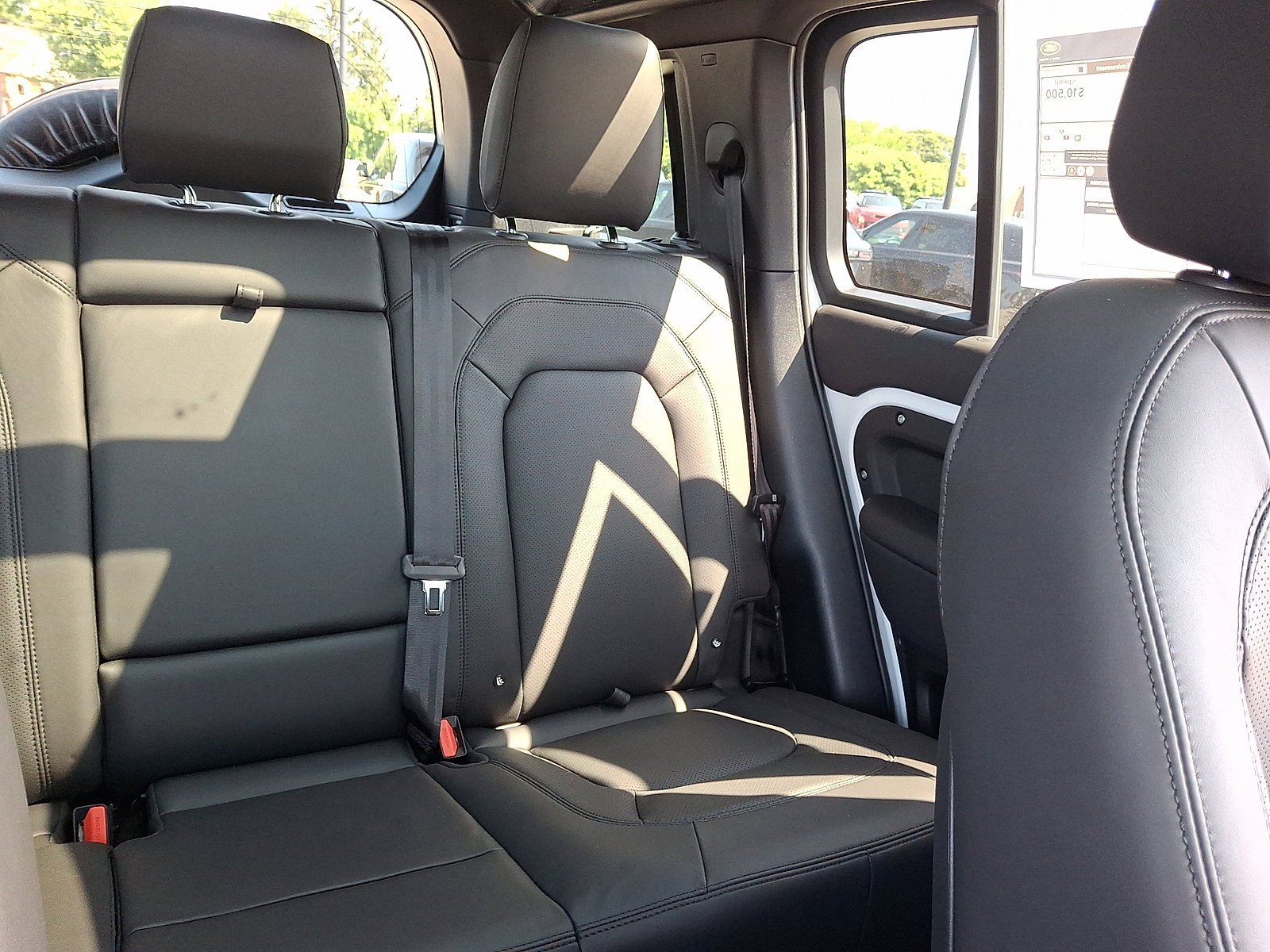 New 2025 Land Rover Defender 110 X-Dynamic SE image 16