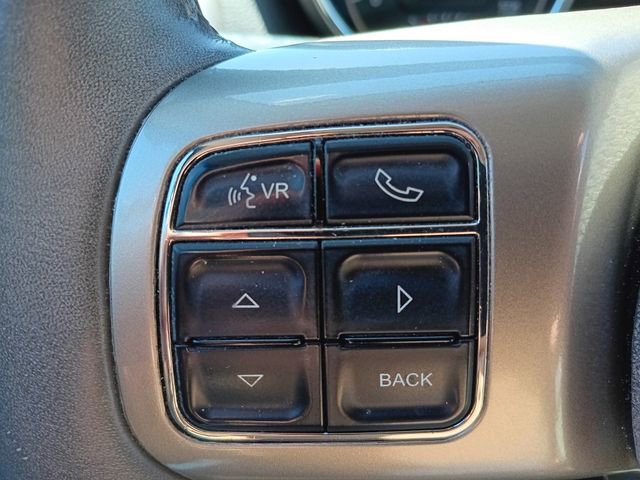 Used 2013 Jeep Grand Cherokee Laredo w/ Laredo E Group AWD/4WD image 3