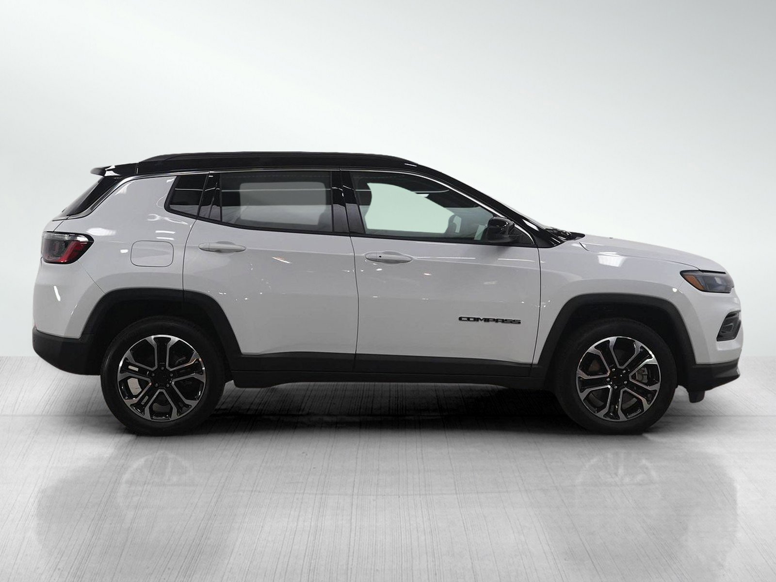 Used 2024 Jeep Compass Limited image 6