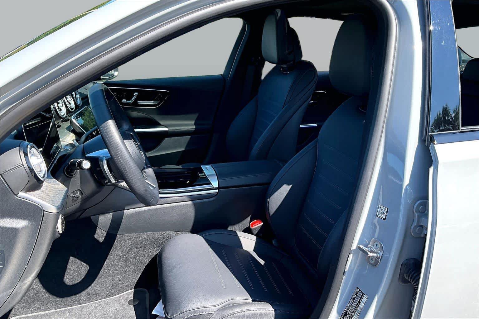 Used 2025 Mercedes-Benz C 300 4MATIC Sedan image 8