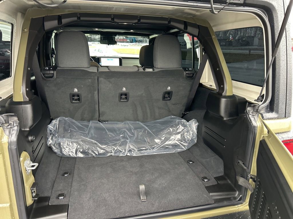 Used 2025 Jeep Wrangler Sport S image 28