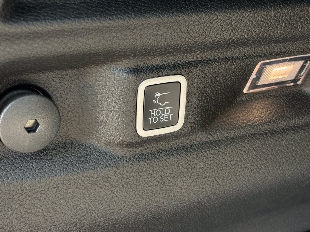 New 2027 Jeep Grand Cherokee L Limited AWD/4WD image 18