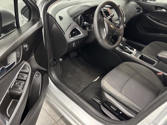 Used 2016 Chevrolet Cruze LT w/ Convenience Package image 8