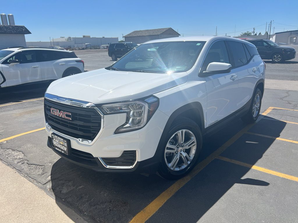 Used 2024 GMC Terrain SLE image 8