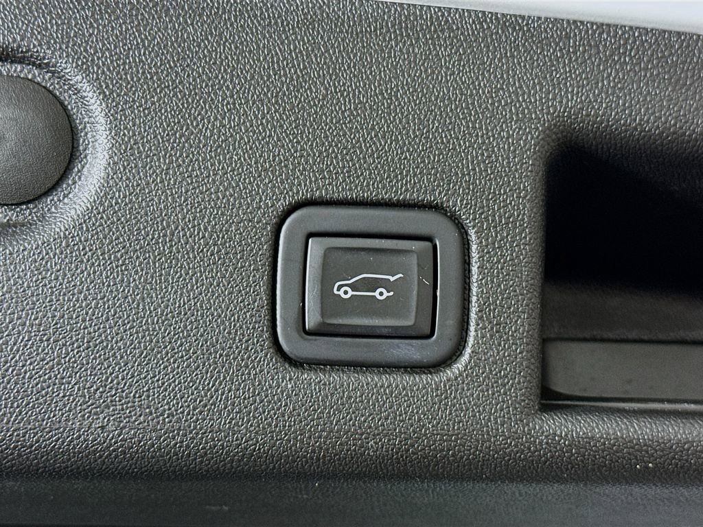 Used 2024 Chevrolet Equinox Premier w/ Redline Edition AWD/4WD image 28