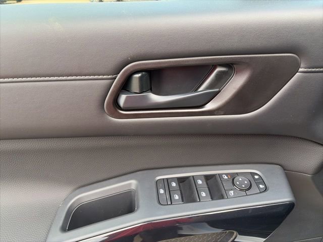 New 2026 Nissan Pathfinder SV image 11