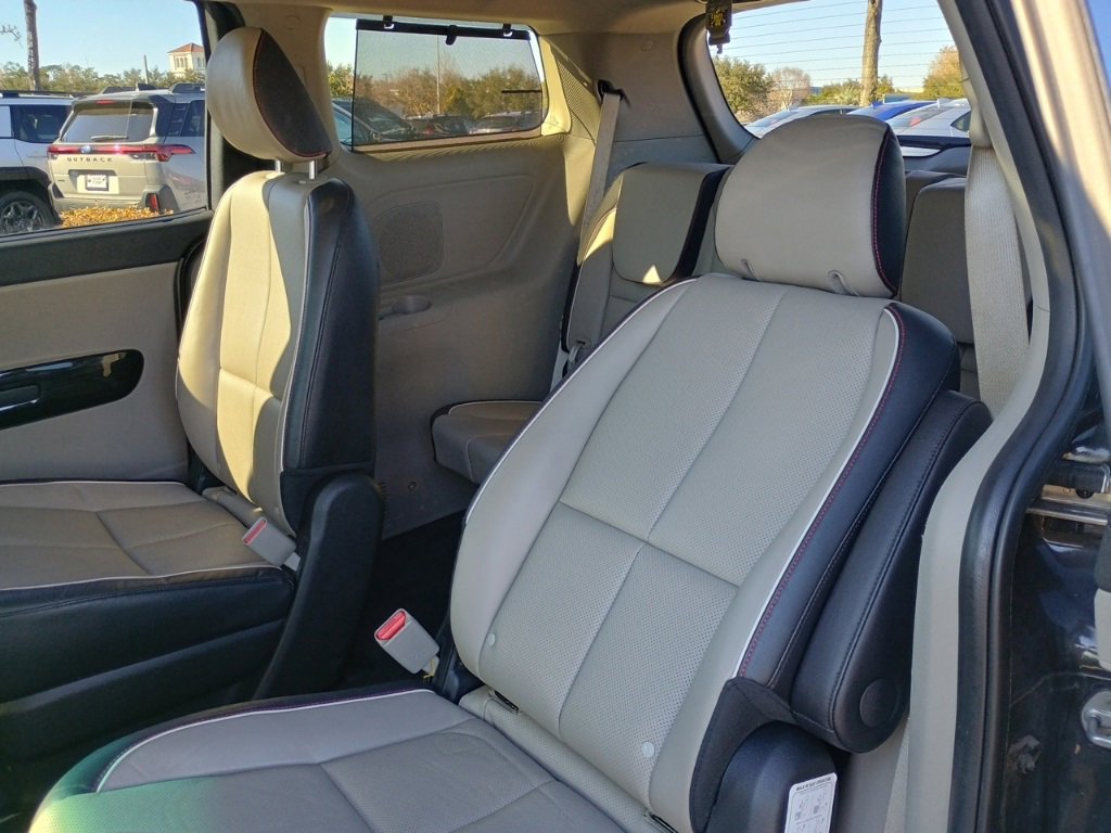 Used 2020 Kia Sedona EX w/ EX Premium Package image 16