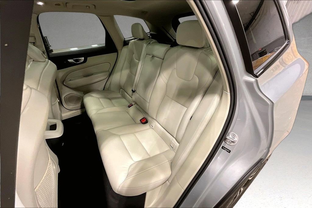 Certified 2024 Volvo XC60 B5 Core w/ Protection Package Premier AWD/4WD image 22