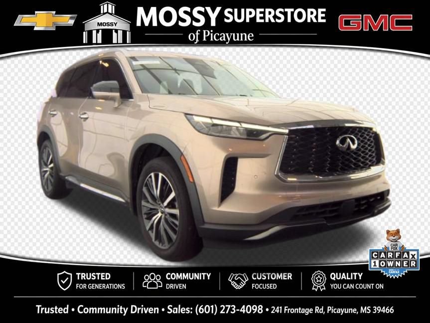 Used 2023 INFINITI QX60 Sensory w/ Cargo Package FWD image 3