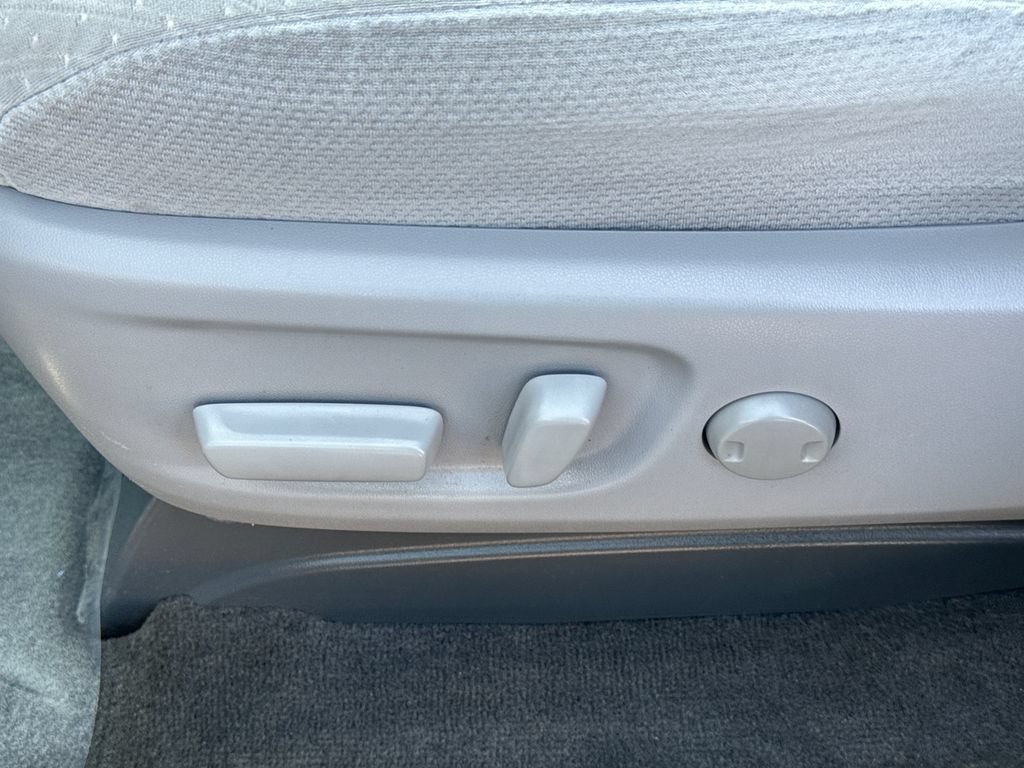 Used 2018 Toyota Sienna LE AWD/4WD image 49