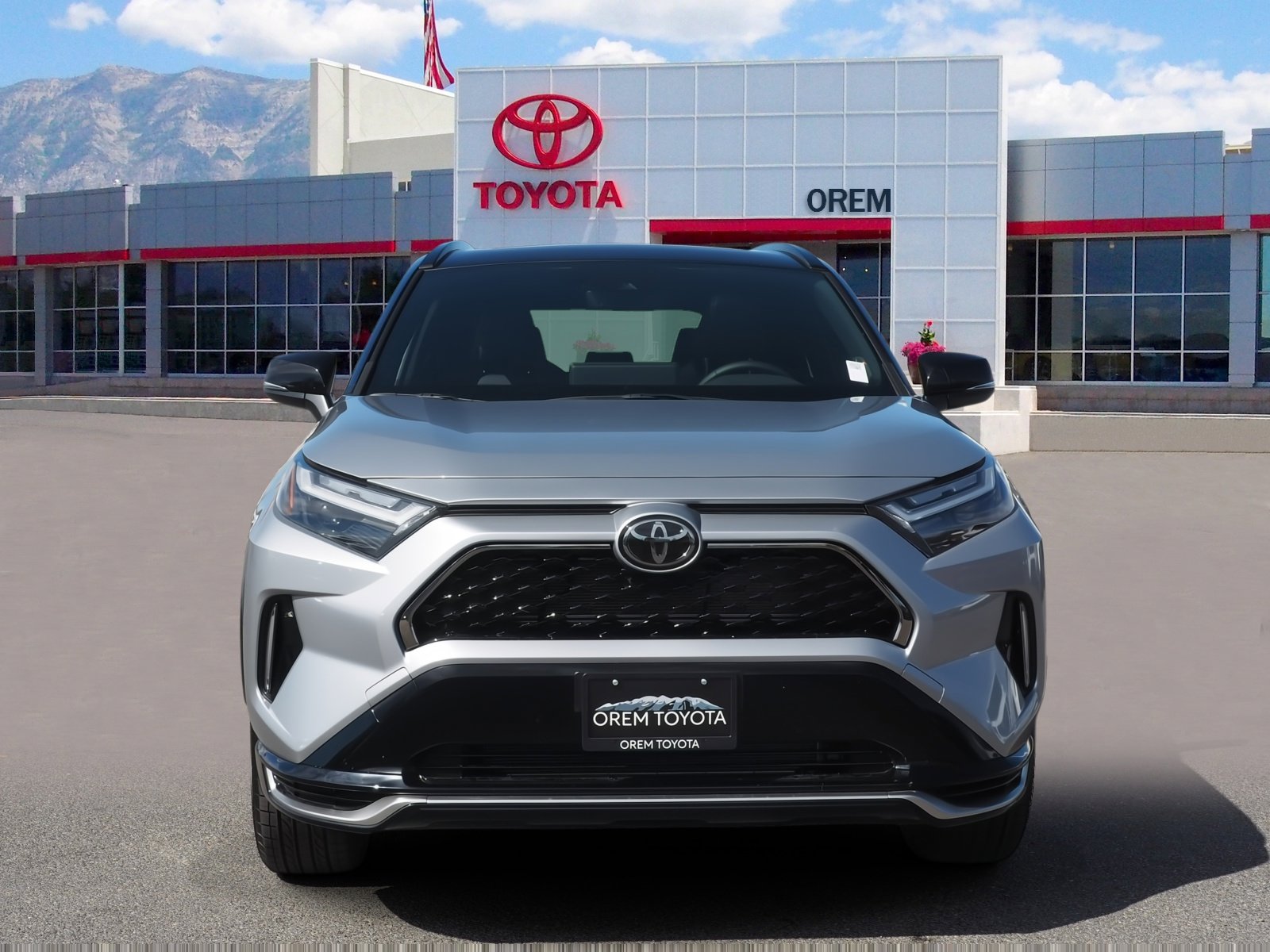 Used 2025 Toyota RAV4 XSE image 2