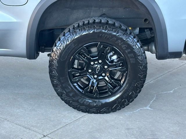 Used 2023 Chevrolet Silverado 1500 ZR2 w/ Technology Package image 16