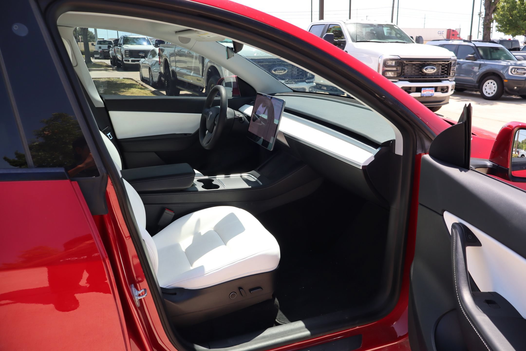 Used 2021 Tesla Model Y Long Range AWD/4WD image 26