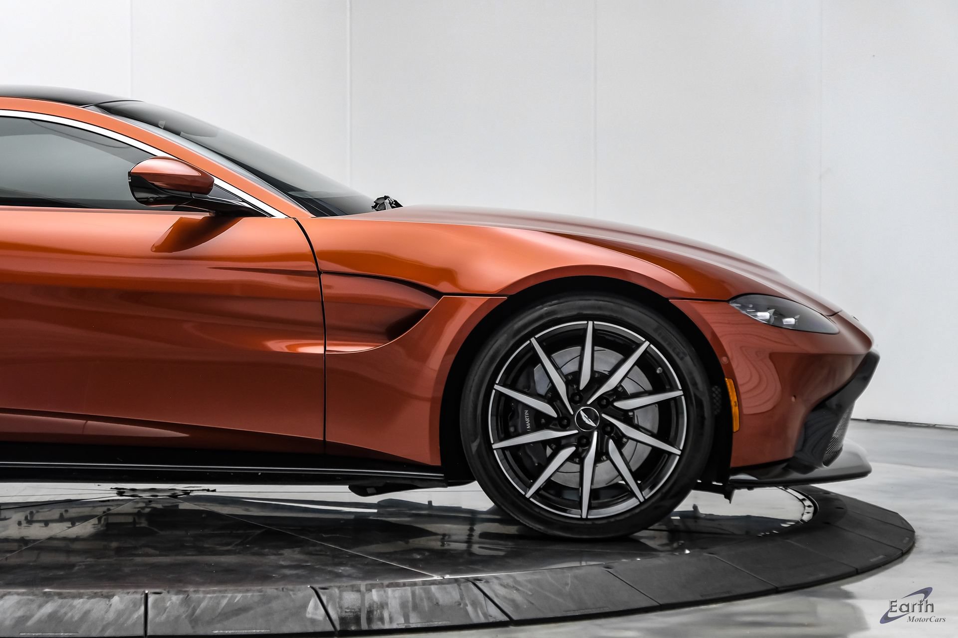 Used 2019 Aston Martin V8 Vantage Coupe RWD image 27