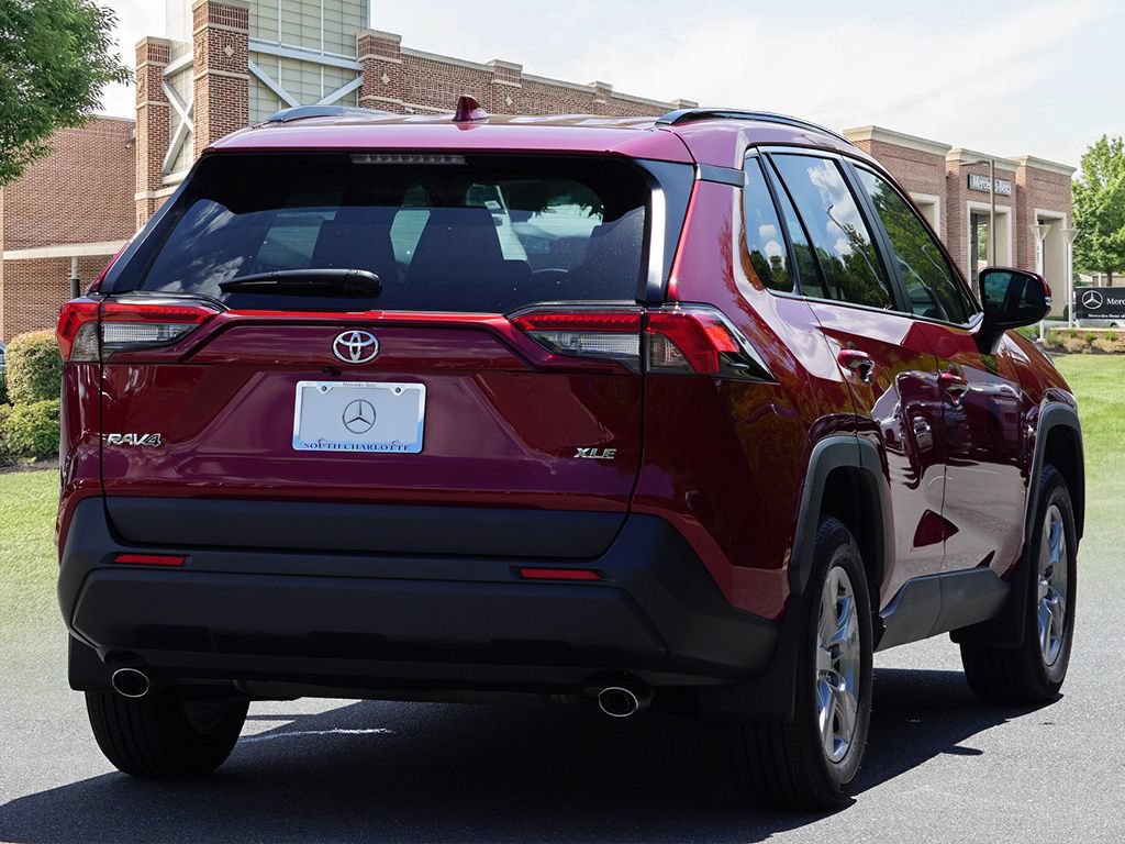 Used 2025 Toyota RAV4 XLE w/ Convenience Package FWD image 6