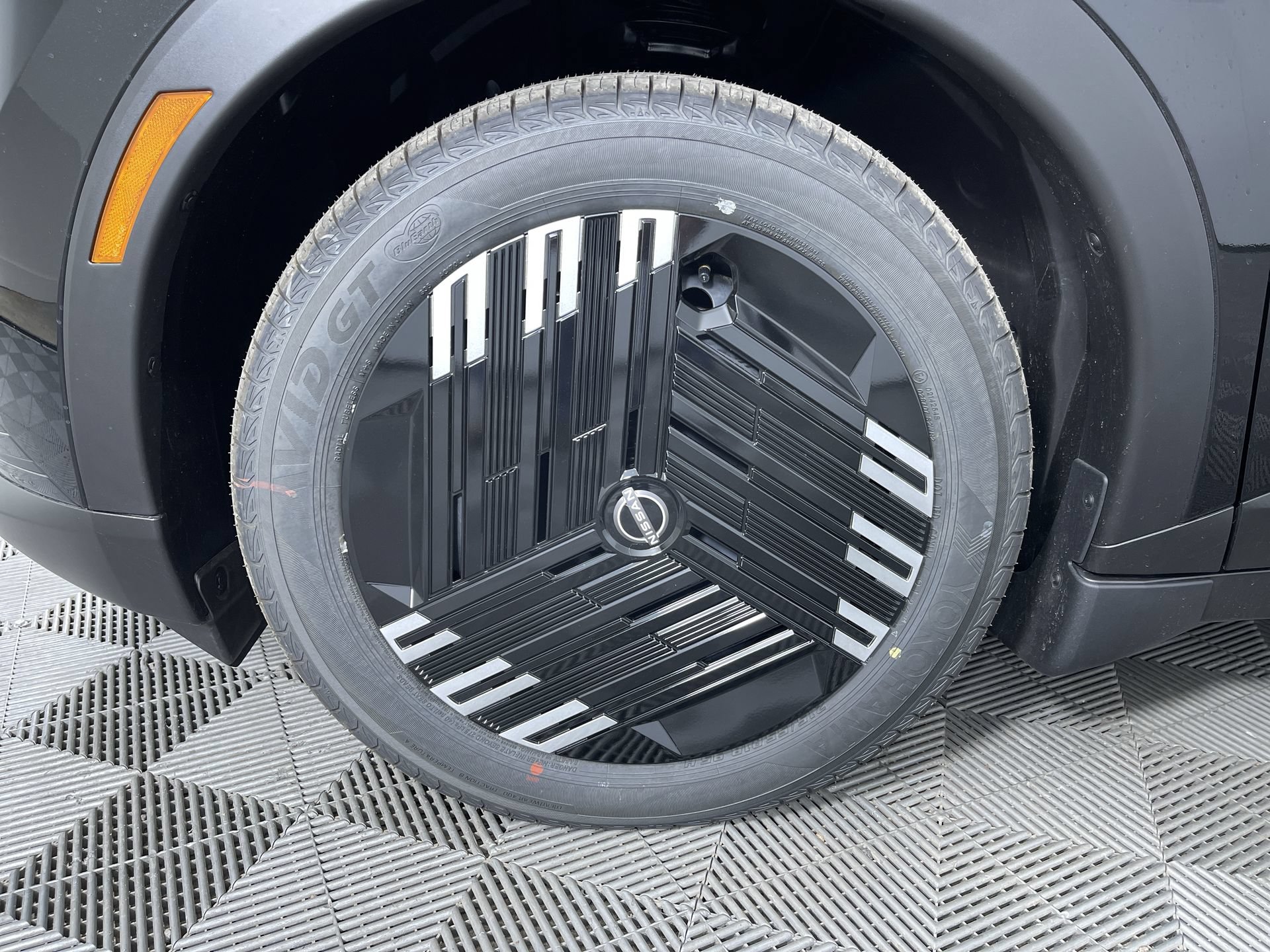 New 2026 Nissan Leaf w/ Floor Mat Package (S+) FWD image 24