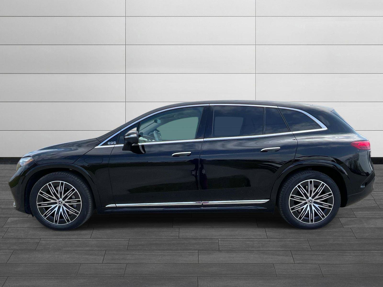 Certified 2023 Mercedes-Benz EQS 580 4MATIC SUV image 6