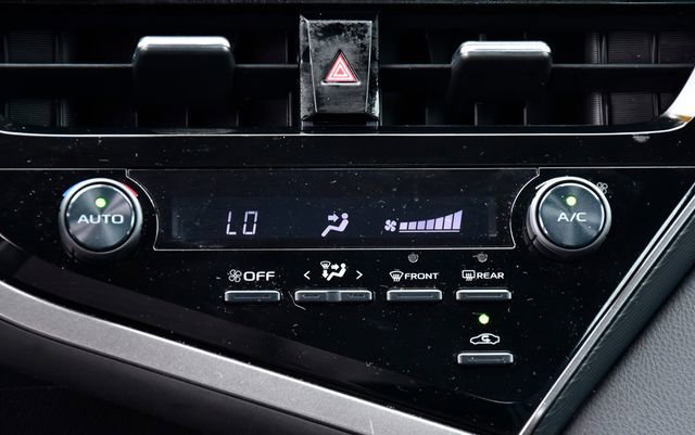 Used 2021 Toyota Camry SE FWD image 19