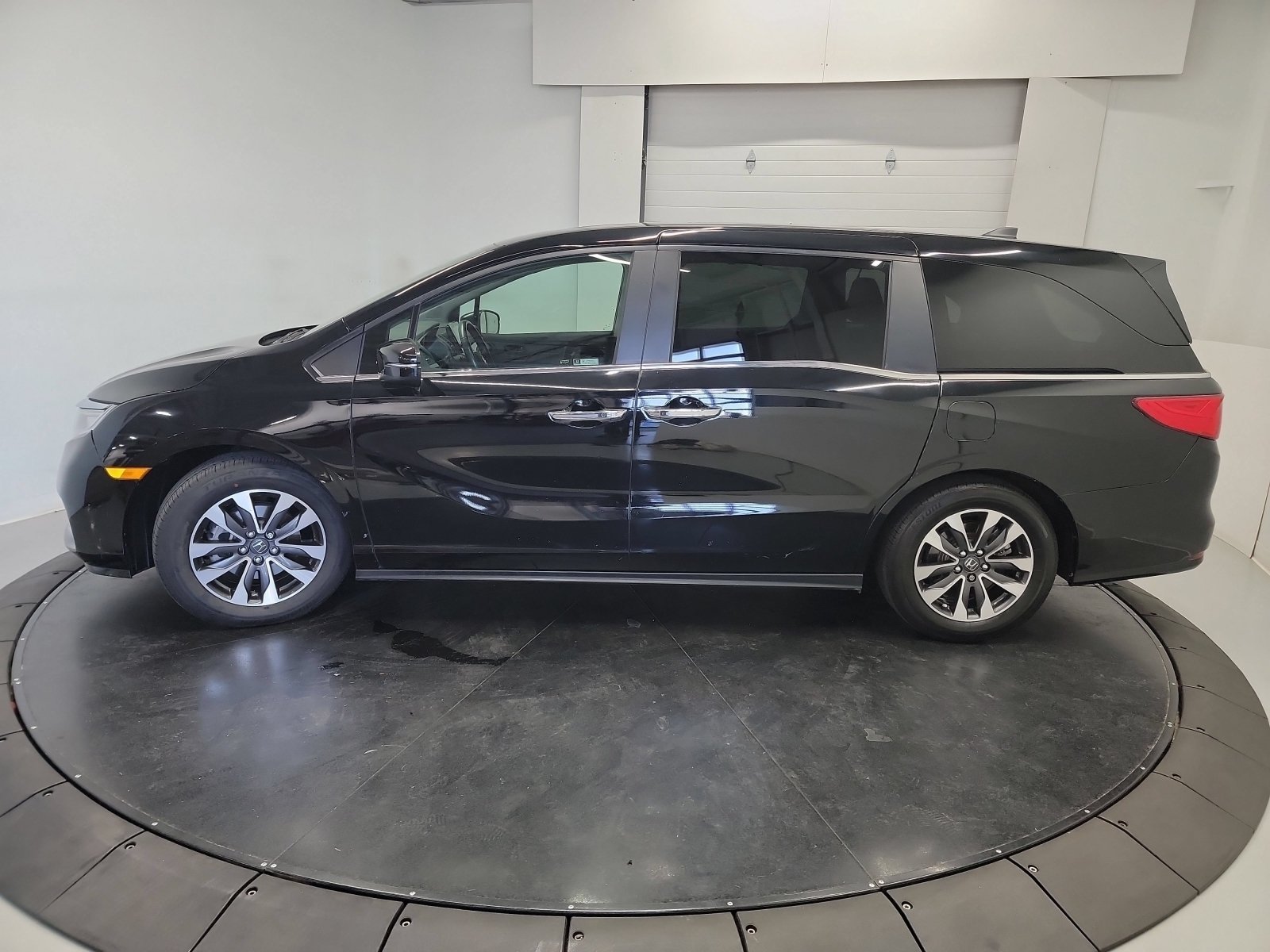 Used 2023 Honda Odyssey EX-L image 5
