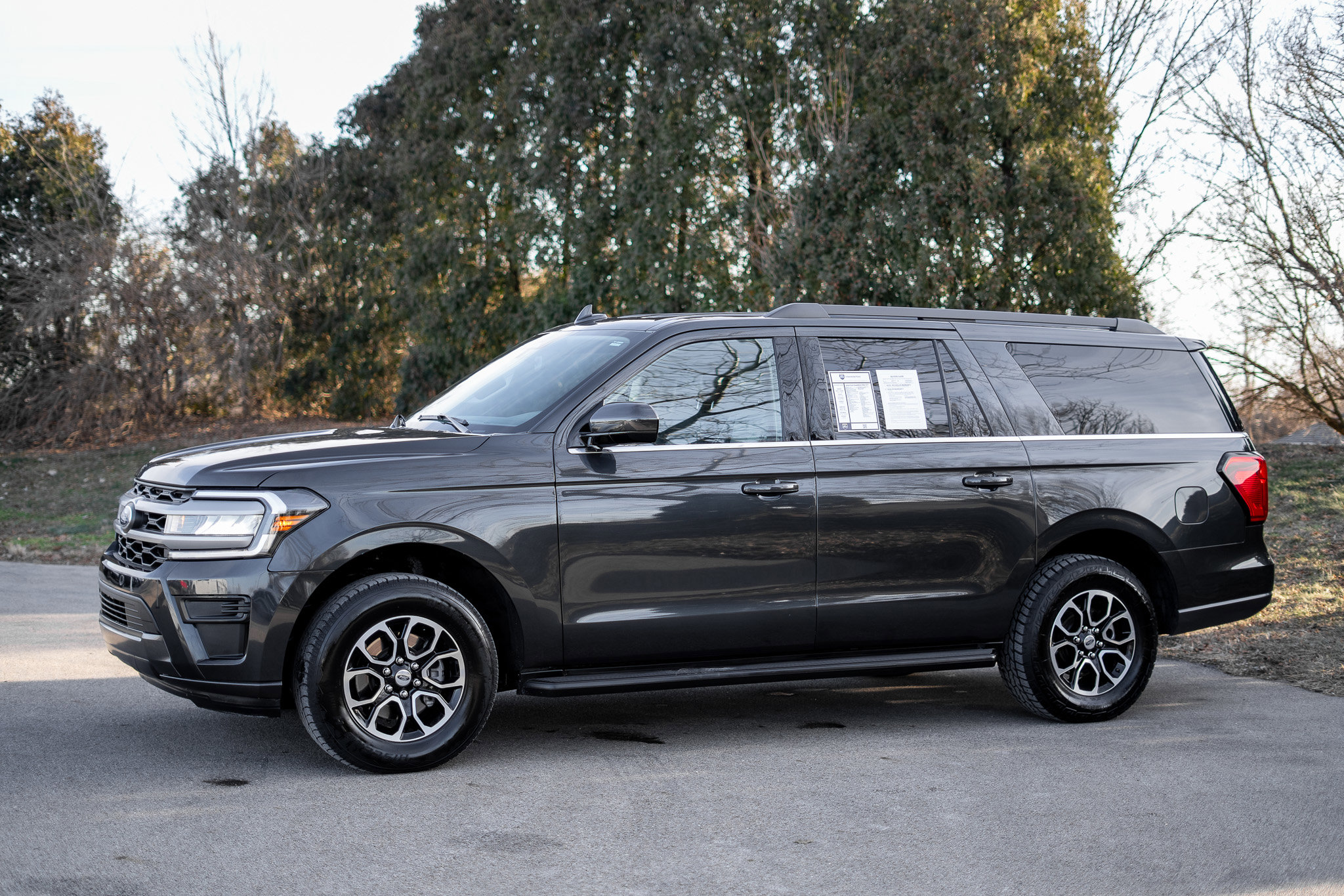 Used 2024 Ford Expedition Max XLT image 8