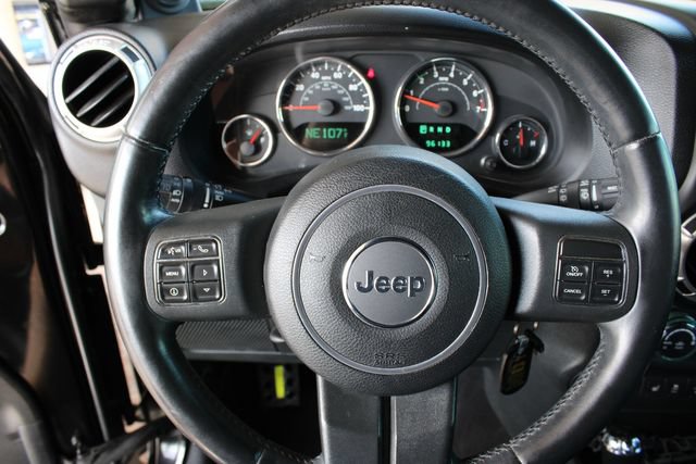 Used 2012 Jeep Wrangler Sahara w/ Connectivity Group AWD/4WD image 12