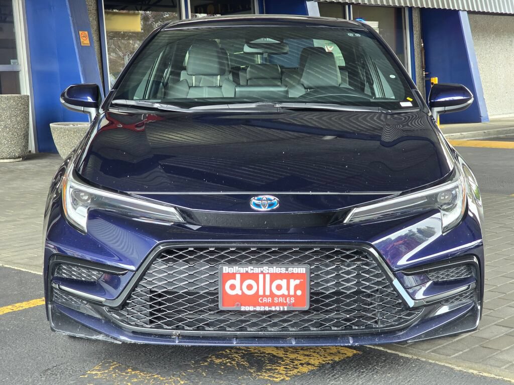 Used 2024 Toyota Corolla SE w/ SE Package FWD image 2