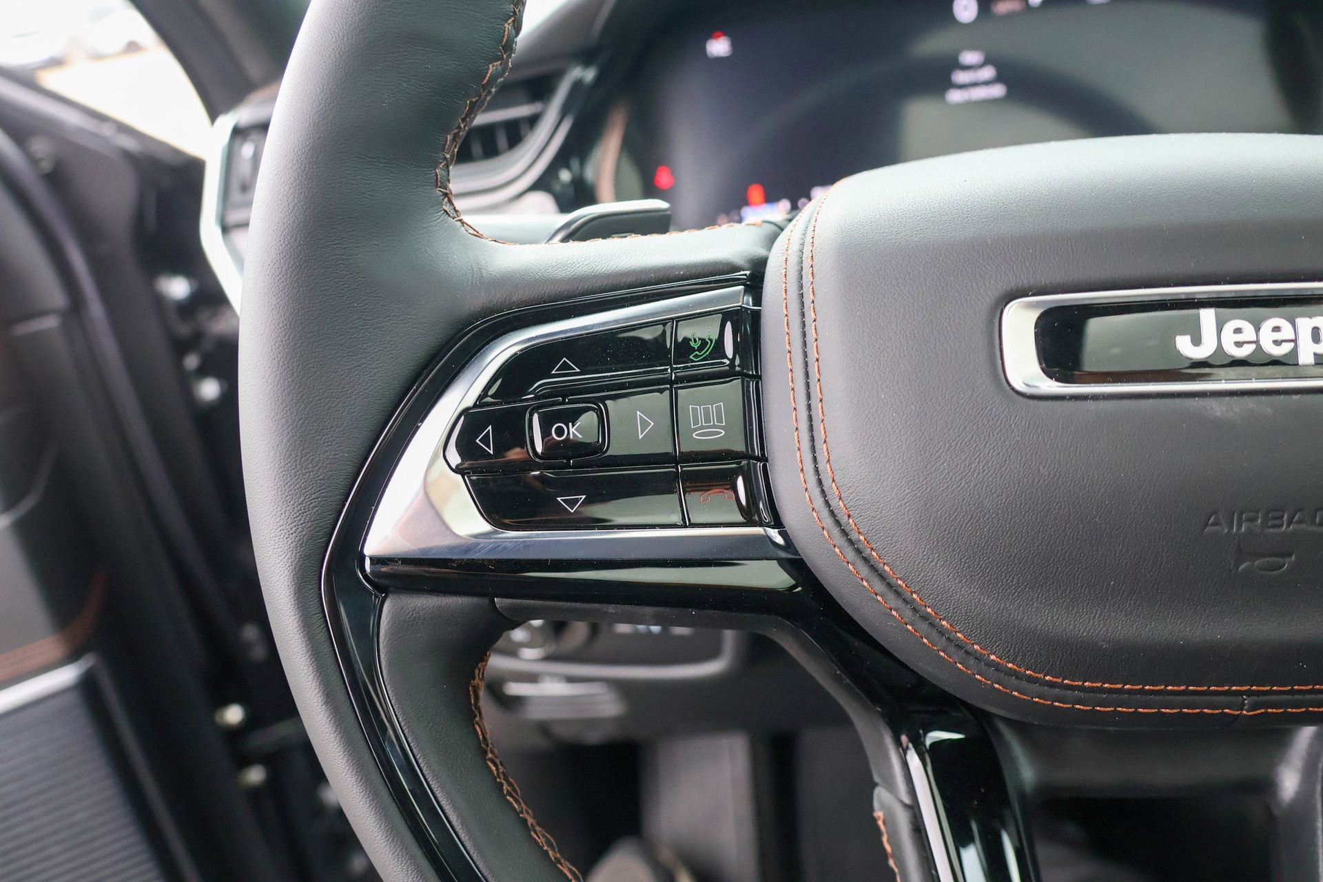 New 2026 Jeep Grand Cherokee Summit w/ Obsidian Package image 28