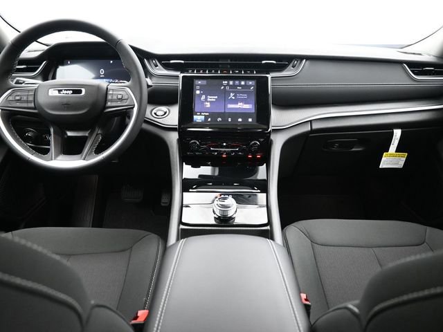 Used 2024 Jeep Grand Cherokee Laredo X image 16