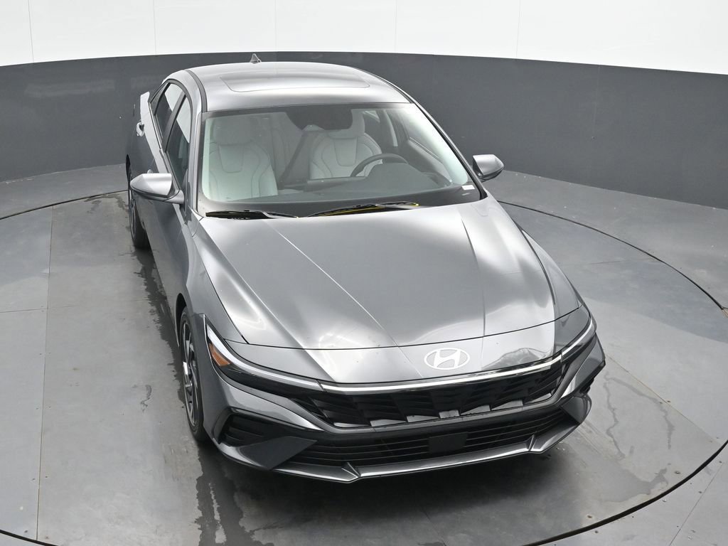 Certified 2025 Hyundai Elantra Limited image 42