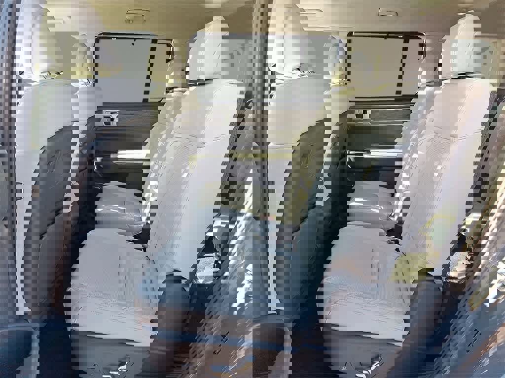 Used 2025 Hyundai Santa Fe Calligraphy image 7