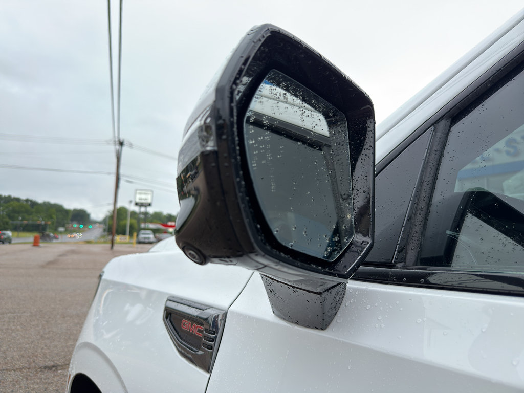 Used 2025 GMC Yukon XL AT4 AWD/4WD image 21