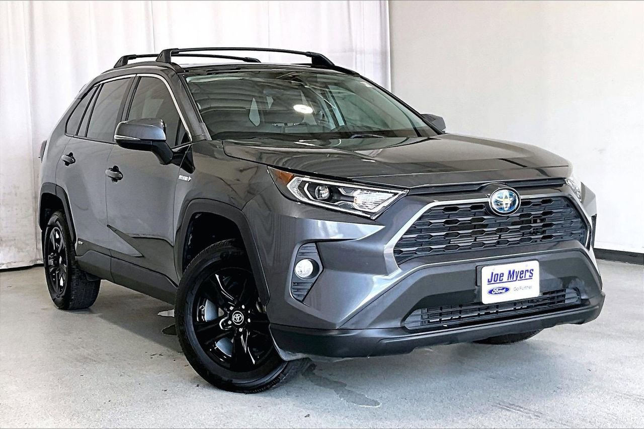 Used 2021 Toyota RAV4 XLE w/ Convenience Package
