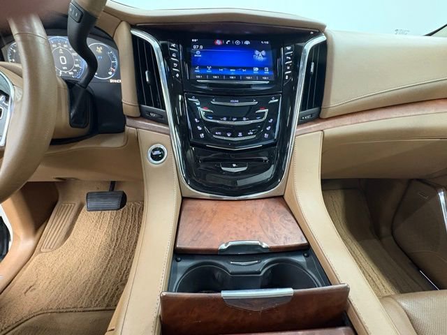 Used 2015 Cadillac Escalade Platinum image 24