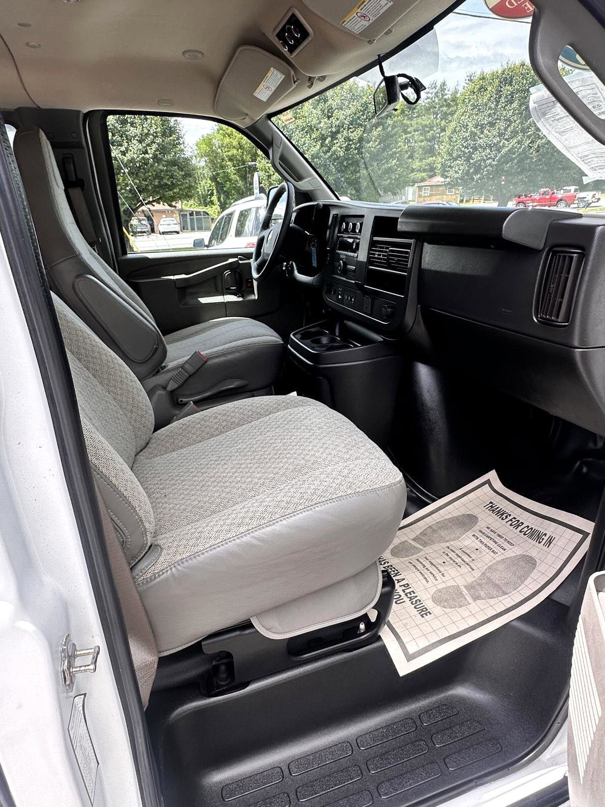 Used 2022 Chevrolet Express 3500 LS image 21