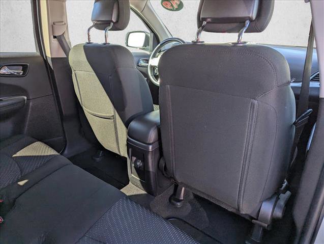 Used 2019 Dodge Journey SE image 28