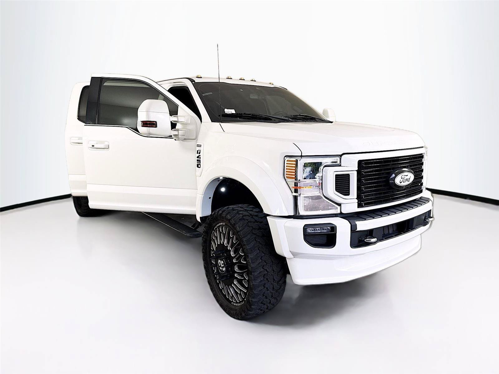 Used 2022 Ford F450 Platinum w/ FX4 Off-Road Package AWD/4WD image 37