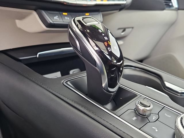 Used 2022 Cadillac XT4 Premium Luxury w/ Enhanced Visibility Package FWD image 15
