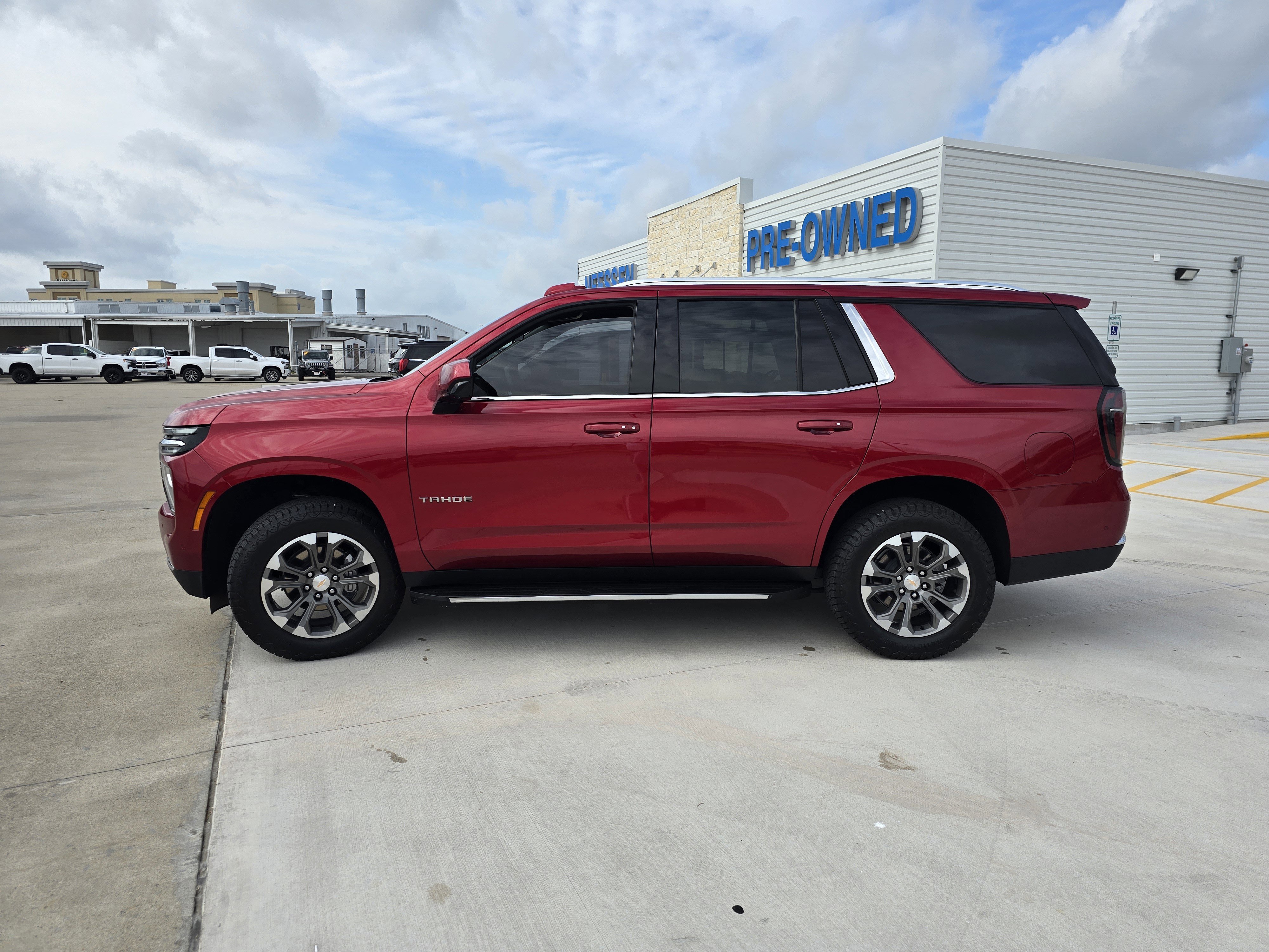 Used 2025 Chevrolet Tahoe LS image 6