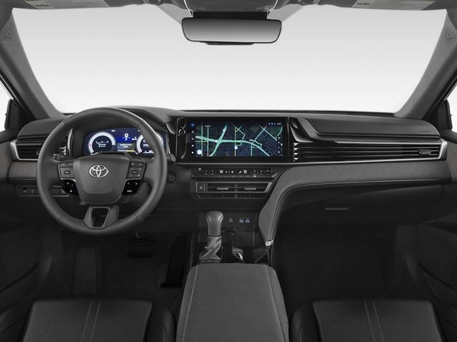 Used 2025 Toyota Camry XLE AWD/4WD image 3
