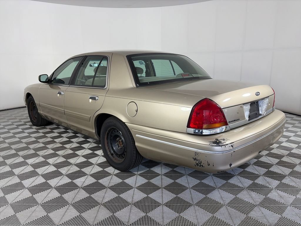 Used 1999 Ford Crown Victoria RWD image 5