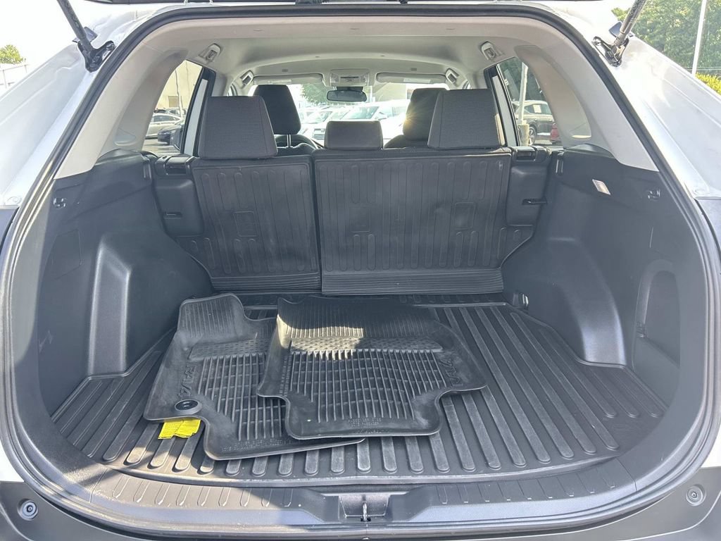 Used 2024 Toyota RAV4 LE AWD/4WD image 11