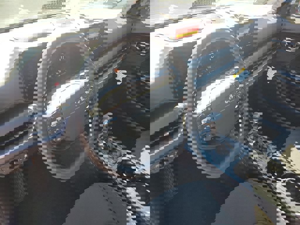 New 2026 Kia K4 LXS image 21