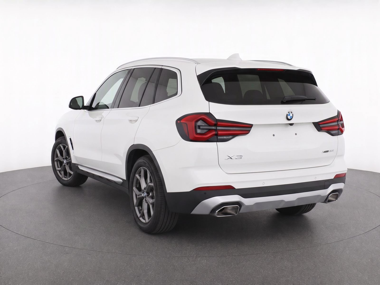 Used 2024 BMW X3 sDrive30i w/ Premium Package RWD image 7