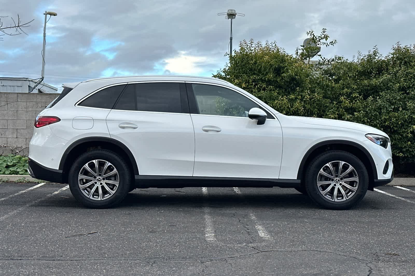 New 2026 Mercedes-Benz GLC 300 4MATIC image 2