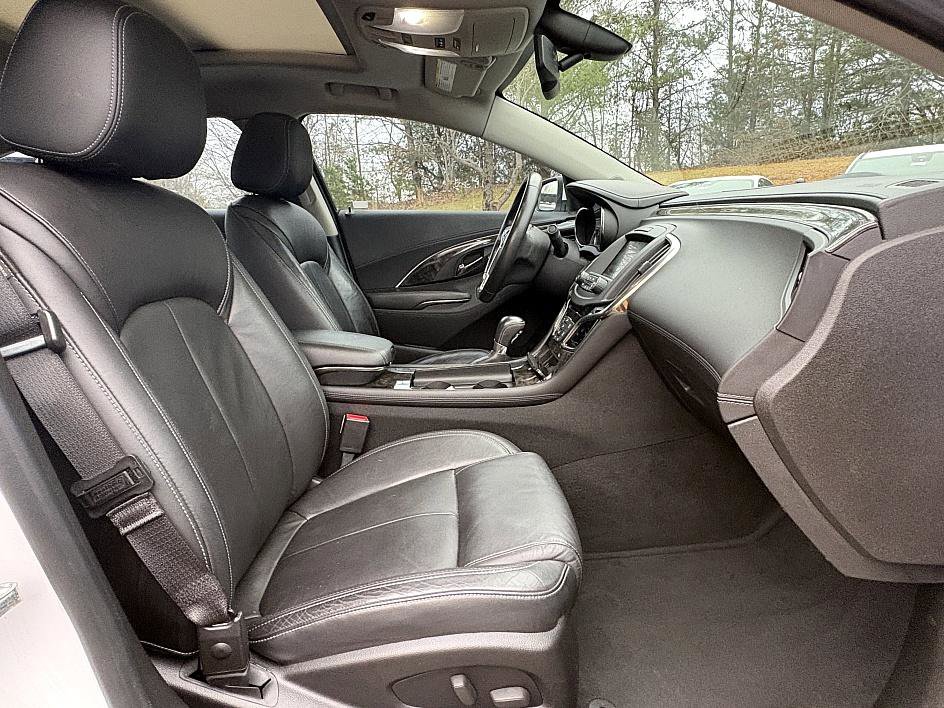 Used 2015 Buick LaCrosse Leather image 13