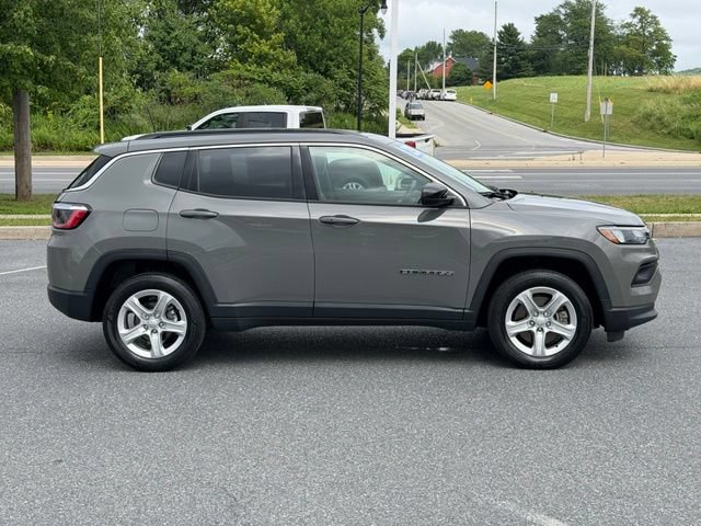 Used 2023 Jeep Compass Latitude AWD/4WD image 14