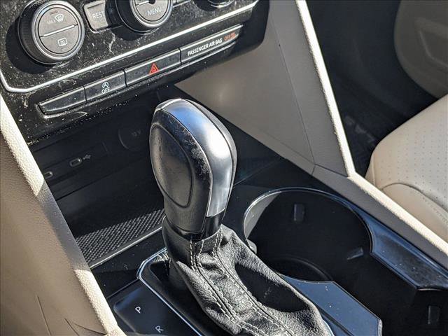 Used 2022 Volkswagen Atlas SE w/ Black Wheel Package image 12