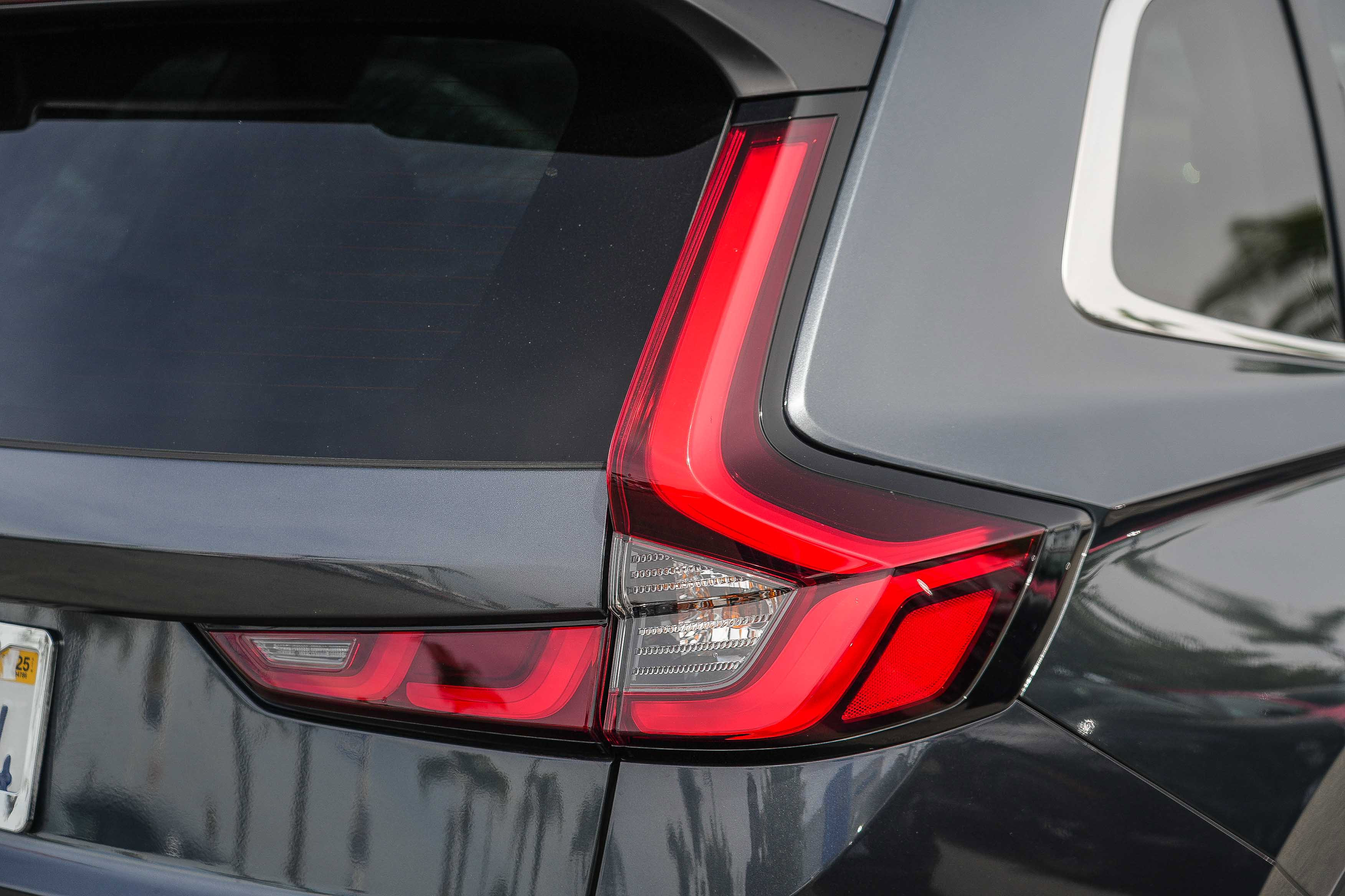 Used 2025 Honda CR-V EX-L image 11
