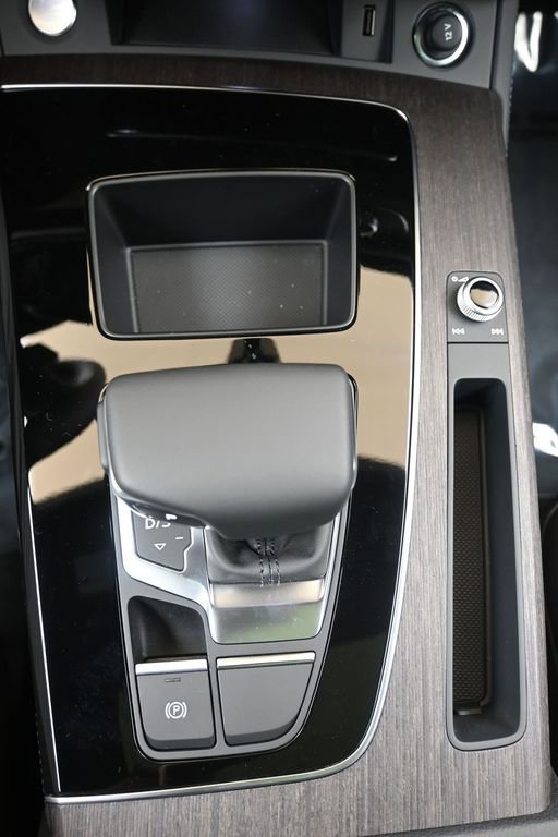 Certified 2025 Audi Q5 2.0T Premium Plus w/ Premium Plus Package image 34